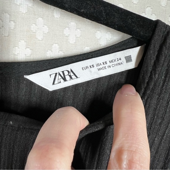 Zara Black Pleated Cinch Waist Long Sleeve Maxi Dress - Picture 2 of 6